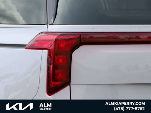 New 2026 Kia Carnival EX FWD image 11