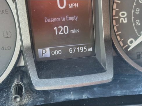 Used 2018 Toyota Tacoma TRD Off-Road AWD/4WD image 13