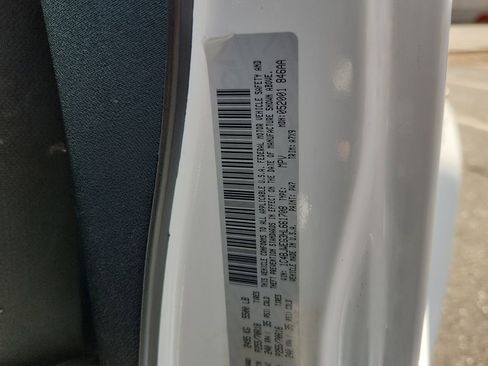 Used 2017 Jeep Wrangler Unlimited Sahara w/ Connectivity Group image 19