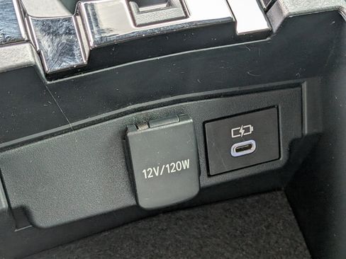 Used 2025 Toyota Corolla SE FWD image 30