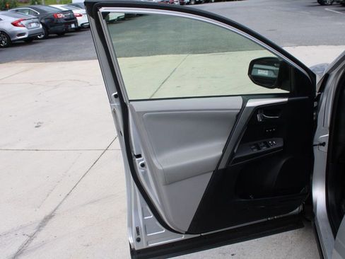 Used 2013 Toyota RAV4 Limited image 12