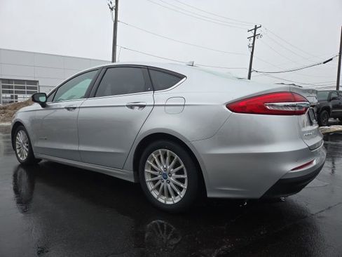 Used 2019 Ford Fusion SE image 5