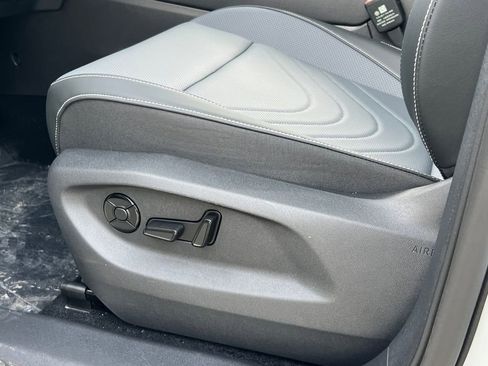 New 2026 Volkswagen Tiguan SE AWD/4WD image 30