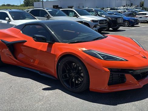 Used 2025 Chevrolet Corvette Z06 w/ Stealth Interior Trim Package RWD image 2