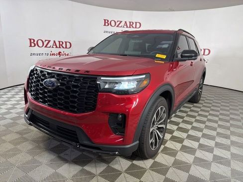 Used 2025 Ford Explorer ST-Line RWD image 4