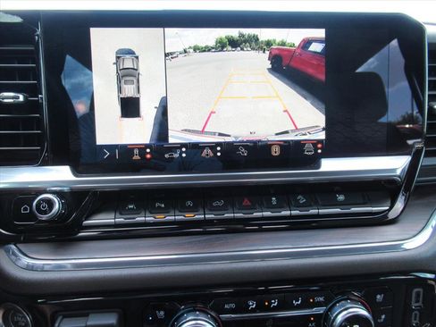 Used 2024 GMC Sierra 1500 SLT w/ SLT Premium Plus Package image 28