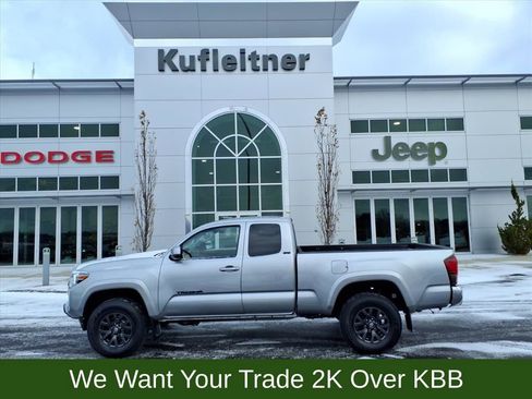 Used 2022 Toyota Tacoma SR5 image 1