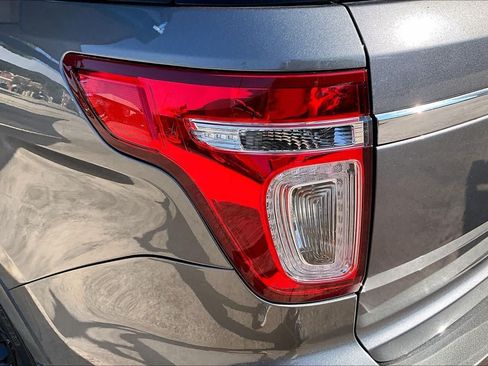 Used 2014 Ford Explorer XLT w/ Equipment Group 202A FWD image 28