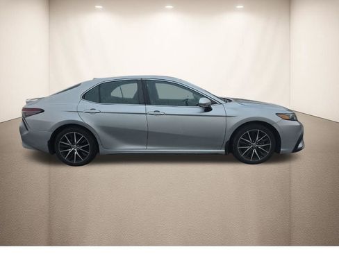 Used 2023 Toyota Camry SE w/ Convenience Package image 3
