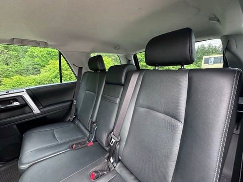 Used 2022 Toyota 4Runner Limited AWD/4WD image 11