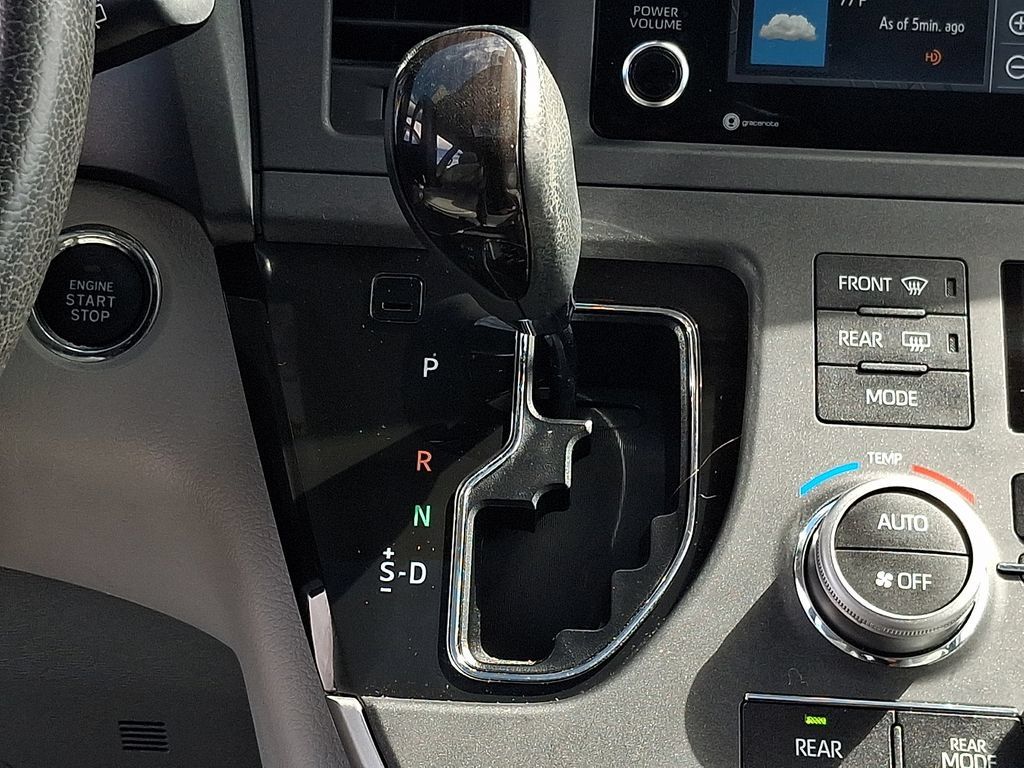 Certified 2020 Toyota Sienna XLE w/ XLE Navigation Package FWD image 16