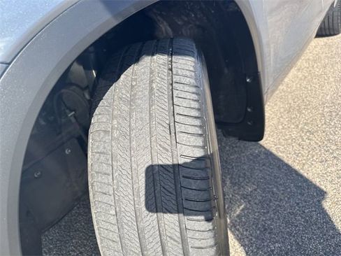 Used 2022 Toyota Highlander XLE image 41