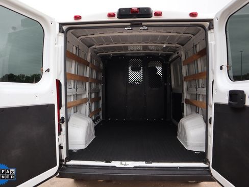 Used 2025 RAM ProMaster 2500 w/ U-Haul Equipment Group FWD image 28