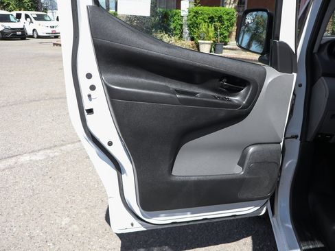 Used 2021 Nissan NV200 S w/ Back Door Glass Package image 17