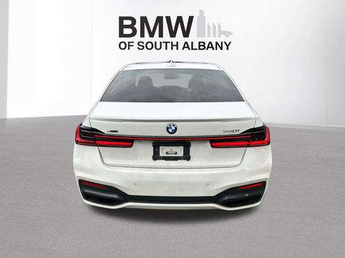 Used 2022 BMW 740i xDrive w/ M Sport Package AWD/4WD image 4