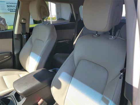 Used 2017 Hyundai Santa Fe Limited image 20