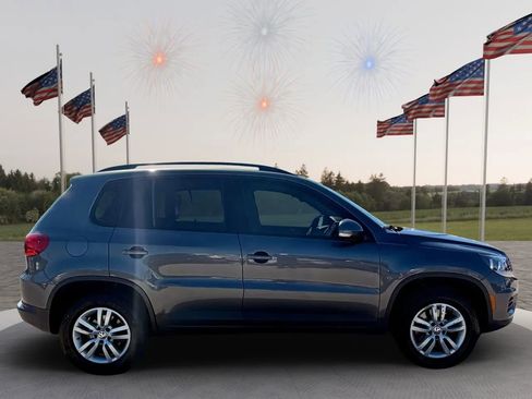 Used 2016 Volkswagen Tiguan S image 4