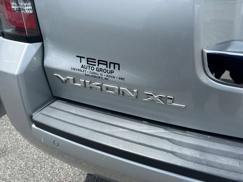 Used 2016 GMC Yukon XL SLT AWD/4WD image 4