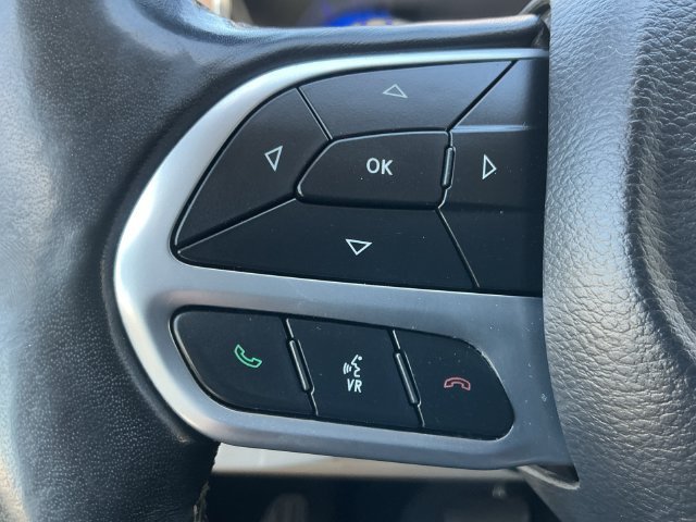 Used 2020 Chrysler Voyager LX w/ Cold Weather Group FWD image 18