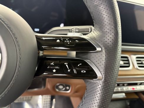 Used 2024 Mercedes-Benz GLS 450 4MATIC w/ Pinnacle Trim Package image 13