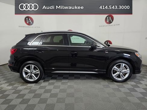Used 2023 Audi Q3 2.0T Premium w/ Convenience Package AWD/4WD image 3