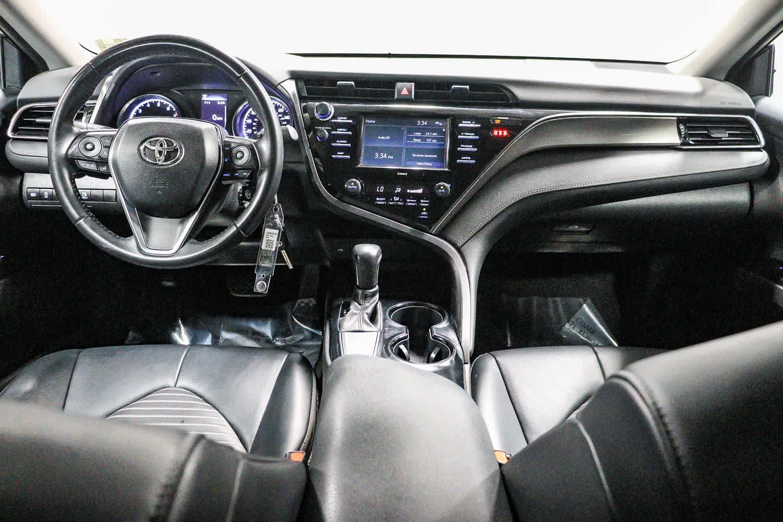 Used 2020 Toyota Camry SE w/ Carpet Mat Package FWD image 12