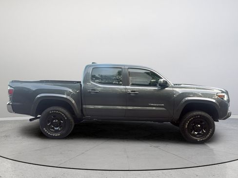 Used 2021 Toyota Tacoma SR5 RWD image 6