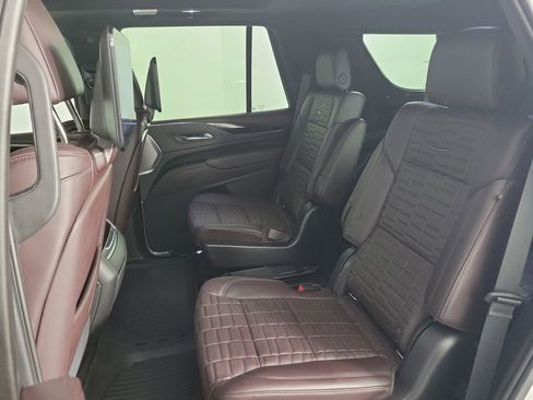 Certified 2021 Cadillac Escalade Sport Platinum w/ Heavy-Duty Trailer Package image 10