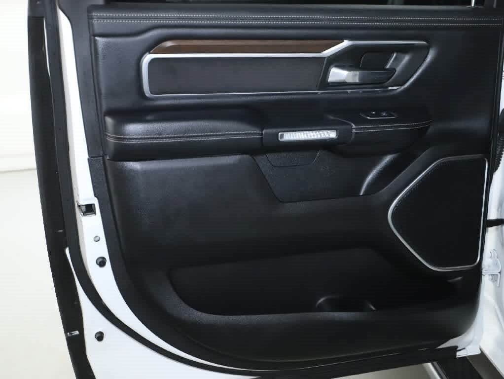 Used 2021 RAM 1500 Laramie AWD/4WD image 13