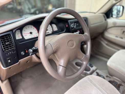 Used 2004 Toyota Tacoma PreRunner image 18