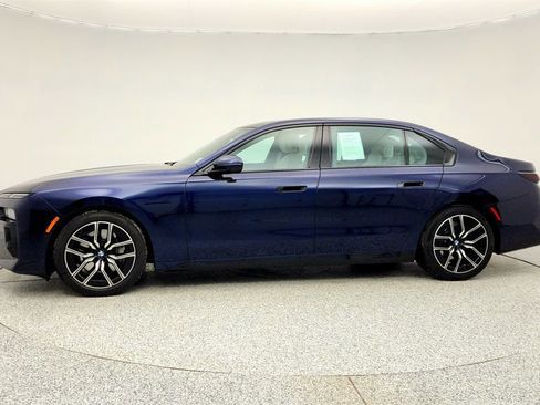 Used 2023 BMW 760i xDrive image 8