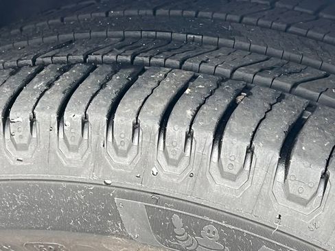 Used 2018 Chevrolet Equinox Premier image 9