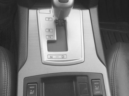 Used 2011 Subaru Outback 2.5i Limited image 29