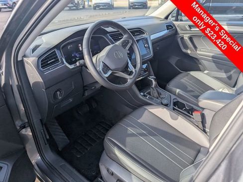 Used 2024 Volkswagen Tiguan SE image 12