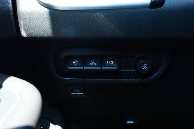 Used 2022 GMC Terrain SLT w/ Infotainment Package II FWD image 15