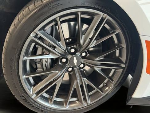 Used 2018 Chevrolet Camaro ZL1 RWD image 20