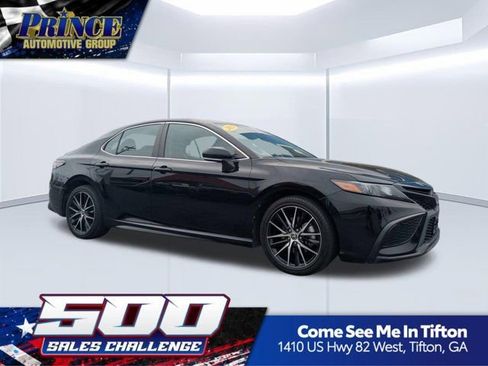 Used 2023 Toyota Camry SE FWD image 1