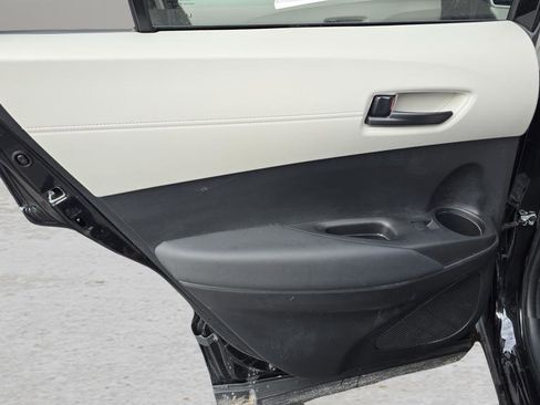 Used 2023 Toyota Corolla Cross LE image 12