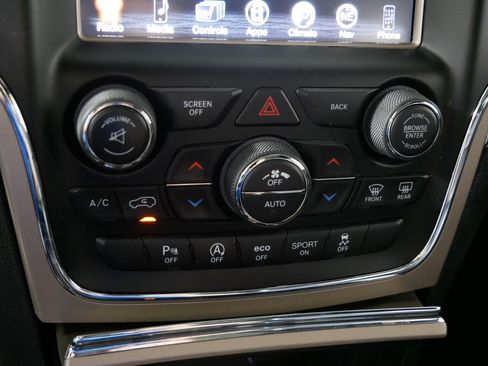 Used 2017 Jeep Grand Cherokee Limited w/ Luxury Group II AWD/4WD image 23