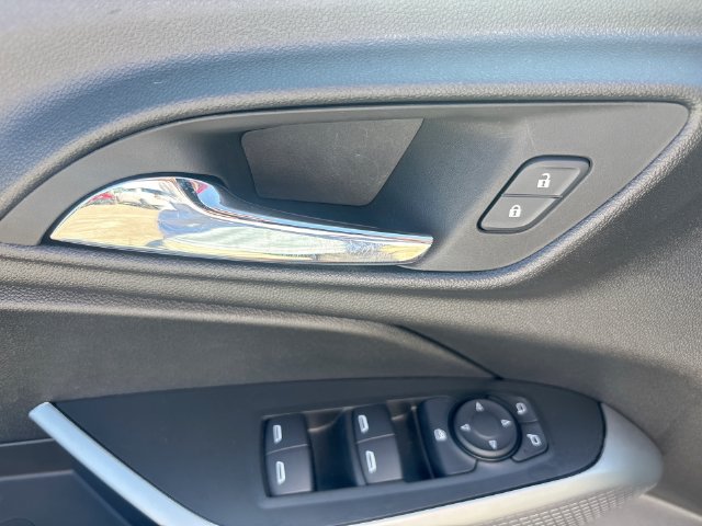 Used 2026 Chevrolet Trax LS FWD image 13