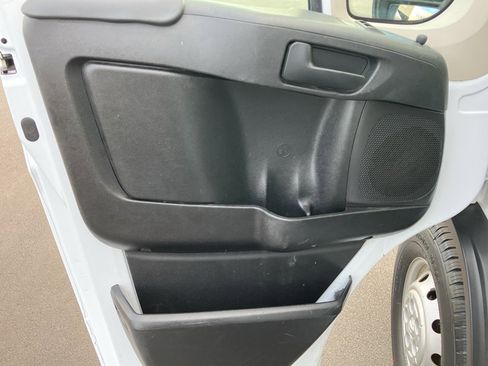 Used 2020 RAM ProMaster 2500 w/ Interior Convenience Group image 13