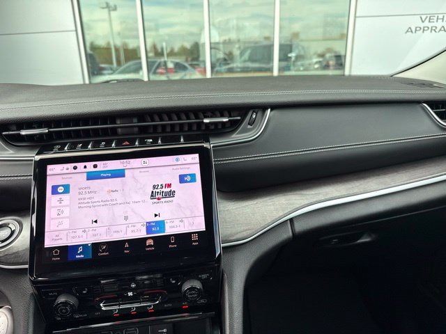Used 2022 Jeep Grand Cherokee L Limited AWD/4WD image 8