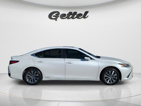 Used 2020 Lexus ES 300h w/ Premium Package image 3