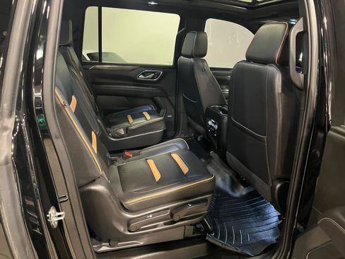 Used 2022 GMC Yukon SLT w/ SLT Luxury Package image 34