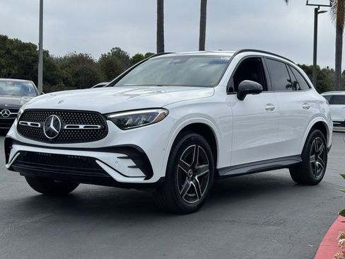 Used 2025 Mercedes-Benz GLC 300 4MATIC image 4