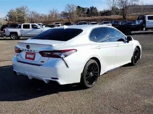 Used 2022 Toyota Camry XSE image 8