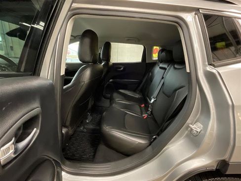 Used 2020 Jeep Compass Latitude image 18