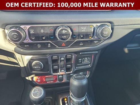 Certified 2024 Jeep Gladiator Mojave w/ Convenience Group AWD/4WD image 32