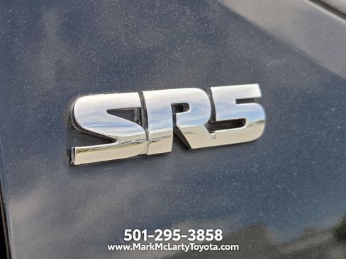 Used 2018 Toyota Tacoma SR5 RWD image 14