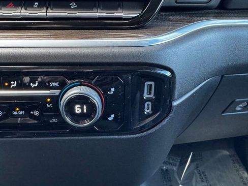 Certified 2022 Chevrolet Silverado 1500 LT AWD/4WD image 12